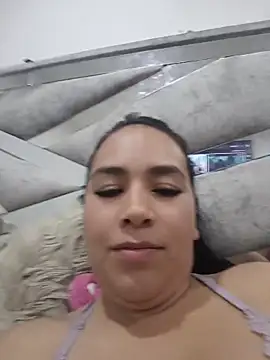 Snapshot of Karla__Morrison chatting on 05-17-26, 10:21 Karla Morrison online show from 05-17-26, 10:21