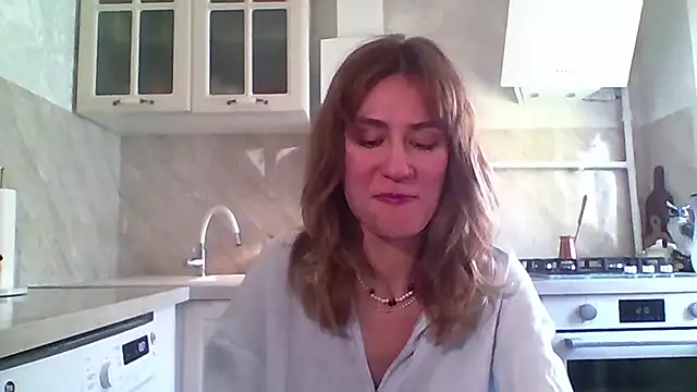 ElenoreHolguin online show from 04-17-26, 09:12