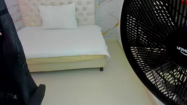 Snapshot of Sofia_echeverri chatting on 04-18-26, 12:29 Sofia echeverri online show from 04-18-26, 12:29