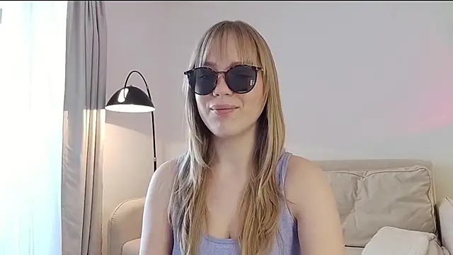 LittleForestELF2 online show from 04-11-26, 01:37