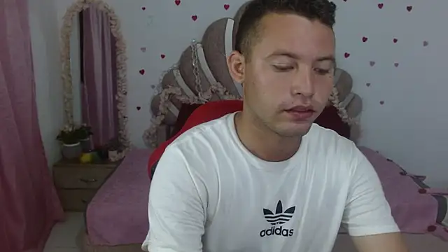 Snapshot of sven_fox723 chatting on 06-08-26, 12:38 sven fox723 online show from 06-08-26, 12:38