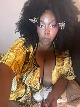Snapshot of juicy_janet chatting on 06-11-26, 04:53 juicy janet online show from 06-11-26, 04:53