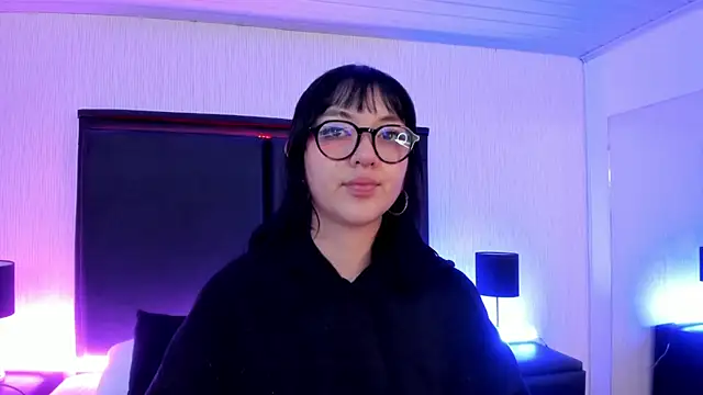 Snapshot of LilithBluum chatting on 06-12-26, 11:30 LilithBluum online show from 06-12-26, 11:30