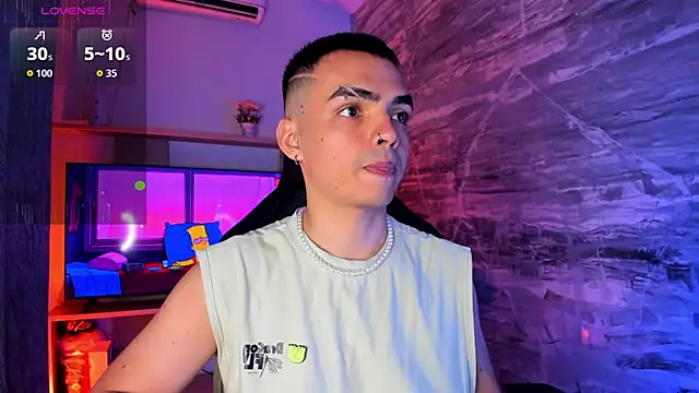 NicoKinggs  online show from 04-10-26, 01:07