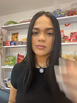 Snapshot of Bella-Ferrer chatting on 06-25-26, 06:24 Bella-Ferrer online show from 06-25-26, 06:24