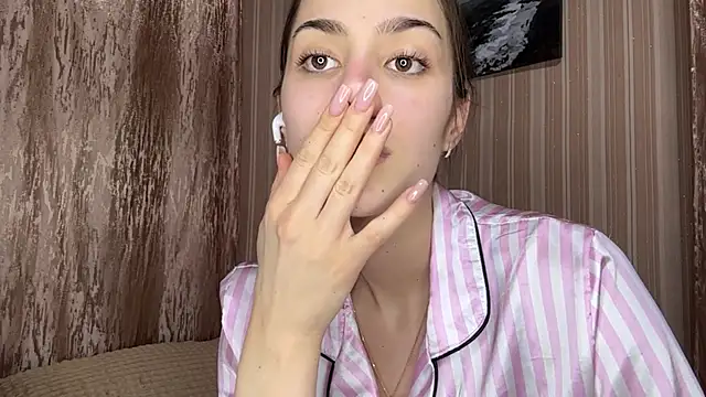 AylaLust online show from 04-10-26, 01:51