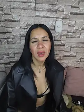 Snapshot of Camillemonroe_ chatting on 07-28-26, 12:34 Camillemonroe online show from 07-28-26, 12:34
