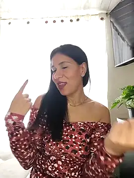 Snapshot of Camillemonroe_ chatting on 05-07-26, 12:30 Camillemonroe online show from 05-07-26, 12:30