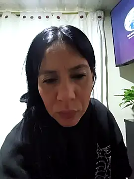 Snapshot of Camillemonroe_ chatting on 05-20-26, 08:22 Camillemonroe online show from 05-20-26, 08:22