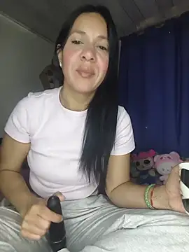 Snapshot of Camillemonroe_ chatting on 07-23-26, 07:38 Camillemonroe online show from 07-23-26, 07:38