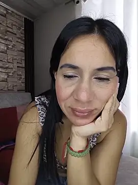 Snapshot of Camillemonroe_ chatting on 06-18-26, 12:32 Camillemonroe online show from 06-18-26, 12:32