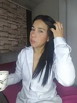 Snapshot of Camillemonroe_ chatting on 06-07-26, 08:52 Camillemonroe online show from 06-07-26, 08:52