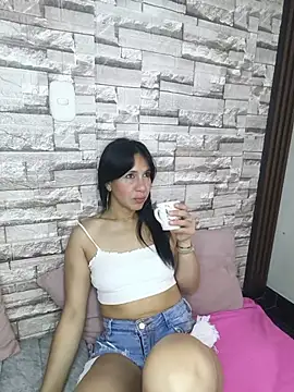 Snapshot of Camillemonroe_ chatting on 07-16-26, 11:51 Camillemonroe online show from 07-16-26, 11:51