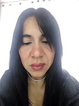 Snapshot of Camillemonroe_ chatting on 05-05-26, 12:30 Camillemonroe online show from 05-05-26, 12:30