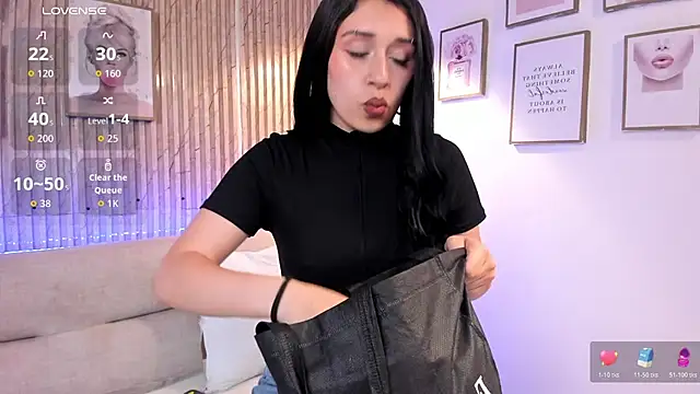 Zoey monroe online show from 04-10-26, 12:01