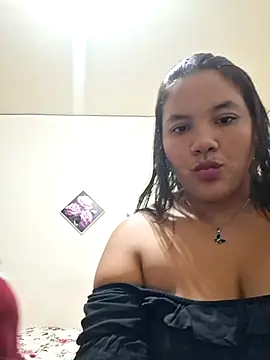 Snapshot of monicarokaforte chatting on 05-23-26, 01:04 monicarokaforte online show from 05-23-26, 01:04