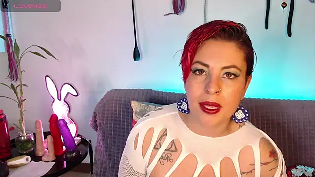 Snapshot of RedWidowCol chatting on 06-02-26, 07:03 RedWidowCol online show from 06-02-26, 07:03