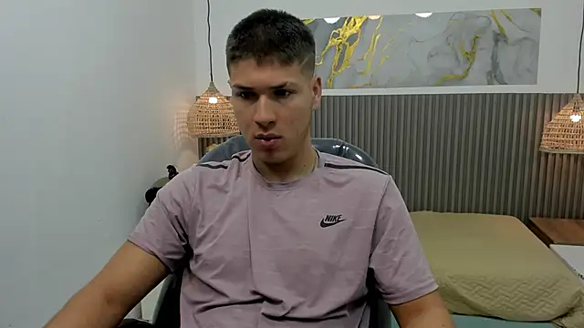 AlessandroFranco online show from 04-15-26, 01:26