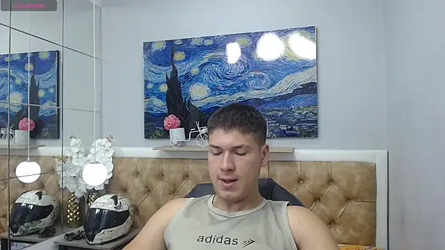 Snapshot of AlessandroFranco chatting on 05-26-26, 01:20 AlessandroFranco online show from 05-26-26, 01:20