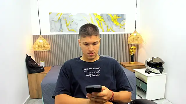 Snapshot of AlessandroFranco chatting on 06-12-26, 01:42 AlessandroFranco online show from 06-12-26, 01:42