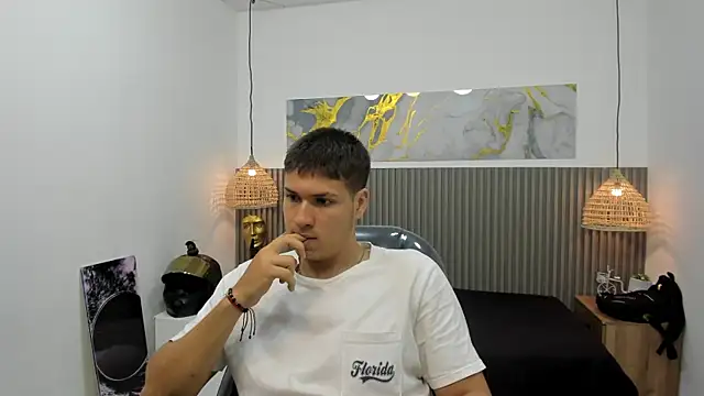 Snapshot of AlessandroFranco chatting on 05-15-26, 01:42 AlessandroFranco online show from 05-15-26, 01:42