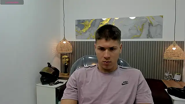 AlessandroFranco online show from 04-22-26, 01:07