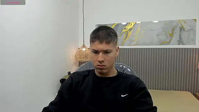 AlessandroFranco online show from 04-14-26, 01:27