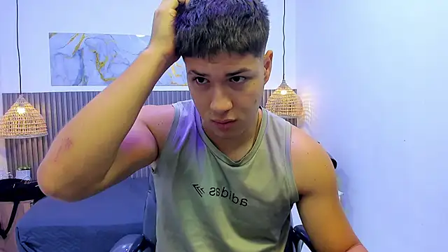 Snapshot of AlessandroFranco chatting on 08-06-26, 12:22 AlessandroFranco online show from 08-06-26, 12:22