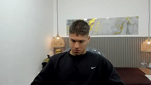 AlessandroFranco online show from 04-21-26, 01:28