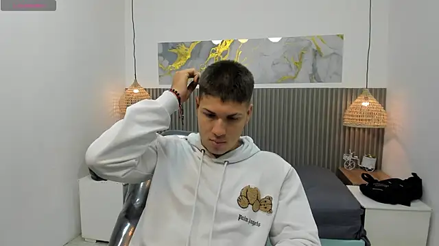 AlessandroFranco online show from 05-05-26, 01:14