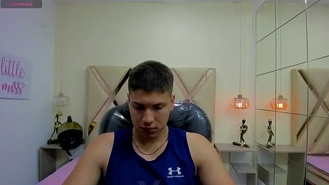 Snapshot of AlessandroFranco chatting on 05-23-26, 01:21 AlessandroFranco online show from 05-23-26, 01:21