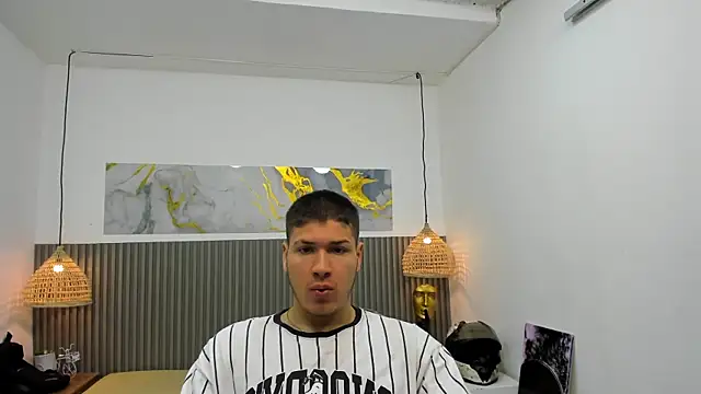 Snapshot of AlessandroFranco chatting on 06-19-26, 01:28 AlessandroFranco online show from 06-19-26, 01:28