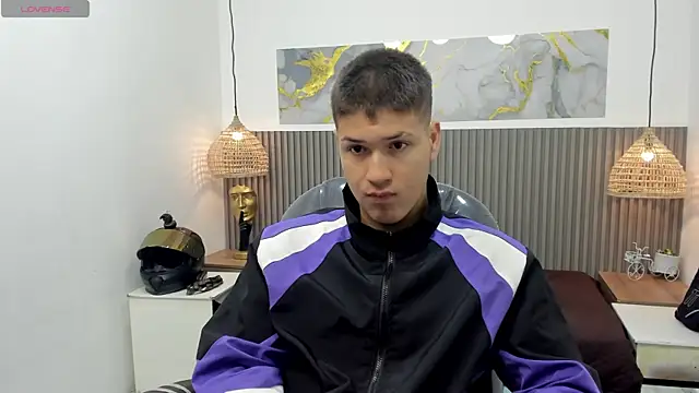 AlessandroFranco online show from 04-23-26, 01:24
