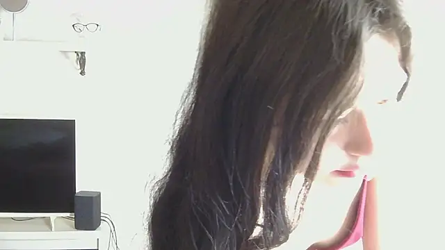 Snapshot of SaltedCaramely chatting on 06-17-26, 09:52 SaltedCaramely online show from 06-17-26, 09:52