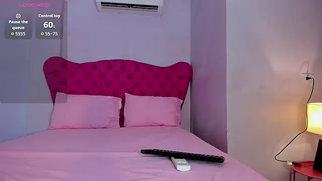 Adalyn Cute online show from 07-22-26, 11:45