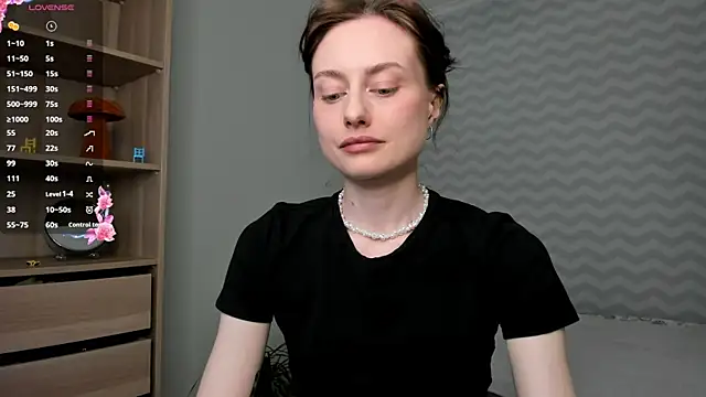Snapshot of Dorimena chatting on 04-20-26, 12:19 Dorimena online show from 04-20-26, 12:19