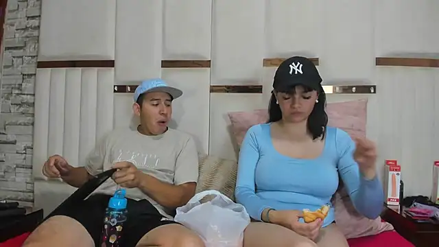 Snapshot of Alaia_Blosson chatting on 03-23-26, 12:49 Alaia Blosson online show from 03-23-26, 12:49