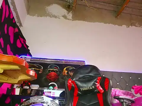 candy aass online show from 04-21-26, 09:43