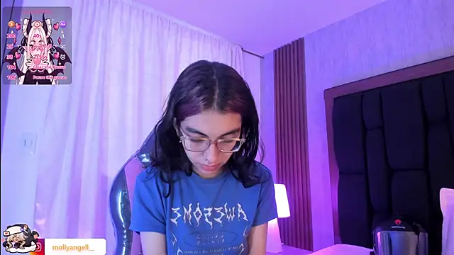Molly A online show from 08-08-26, 03:08