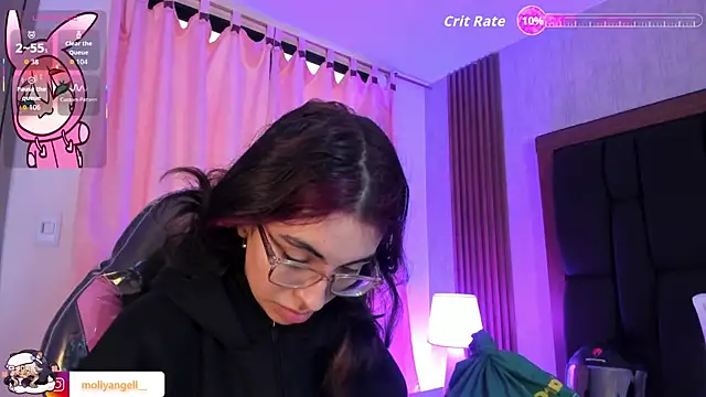 Snapshot of Molly_A chatting on 05-31-26, 03:18 Molly A online show from 05-31-26, 03:18