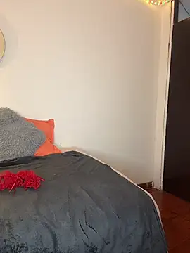 zoe  baker online show from 04-18-26, 02:30