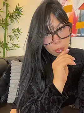 Snapshot of Queen_Chanel_XXX chatting on 06-04-26, 08:13 Queen Chanel XXX online show from 06-04-26, 08:13