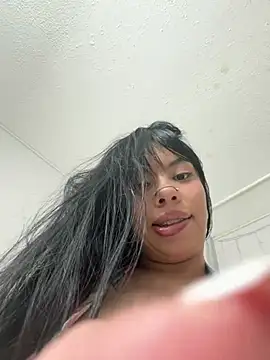 Snapshot of Queen_Chanel_XXX chatting on 06-11-26, 11:24 Queen Chanel XXX online show from 06-11-26, 11:24