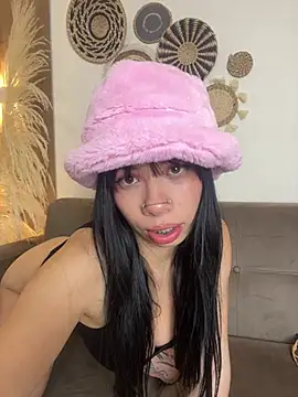 Snapshot of Queen_Chanel_XXX chatting on 05-10-26, 08:22 Queen Chanel XXX online show from 05-10-26, 08:22