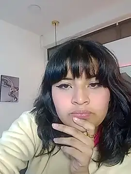 Snapshot of Liily_Foxxy chatting on 06-19-26, 10:54 Liily Foxxy online show from 06-19-26, 10:54