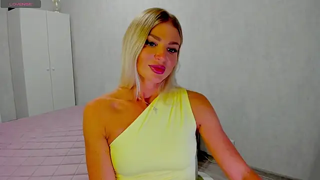 Snapshot of Jasmin-lady chatting on 05-11-26, 02:45 Jasmin-lady online show from 05-11-26, 02:45