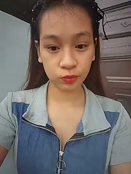 Snapshot of -Hicici- chatting on 07-29-26, 11:37 -Hicici- online show from 07-29-26, 11:37