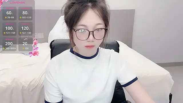 Snapshot of Lucky_zhizhi chatting on 06-29-26, 05:36 Lucky zhizhi online show from 06-29-26, 05:36