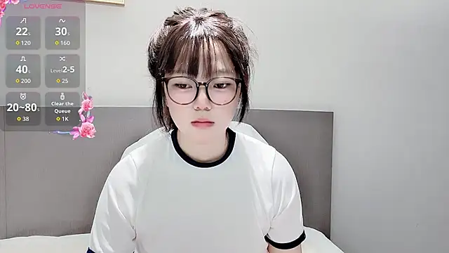 Snapshot of Lucky_zhizhi chatting on 08-04-26, 04:50 Lucky zhizhi online show from 08-04-26, 04:50