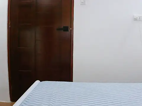 Snapshot of sexiesteyess chatting on 04-19-26, 12:22 sexiesteyess online show from 04-19-26, 12:22